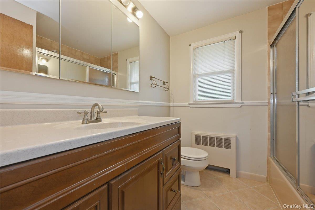 1395 Meadowbrook Road Merrick, NY 11566 - Photo 35 of 44