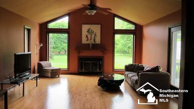 5479 Stewart Road Monroe, MI 48162 - Photo 13 of 15 20438476-12.JPG
