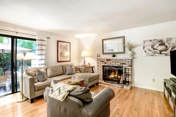 $995,000 | 2025 West Myrtle Street, Calistoga, CA 94515