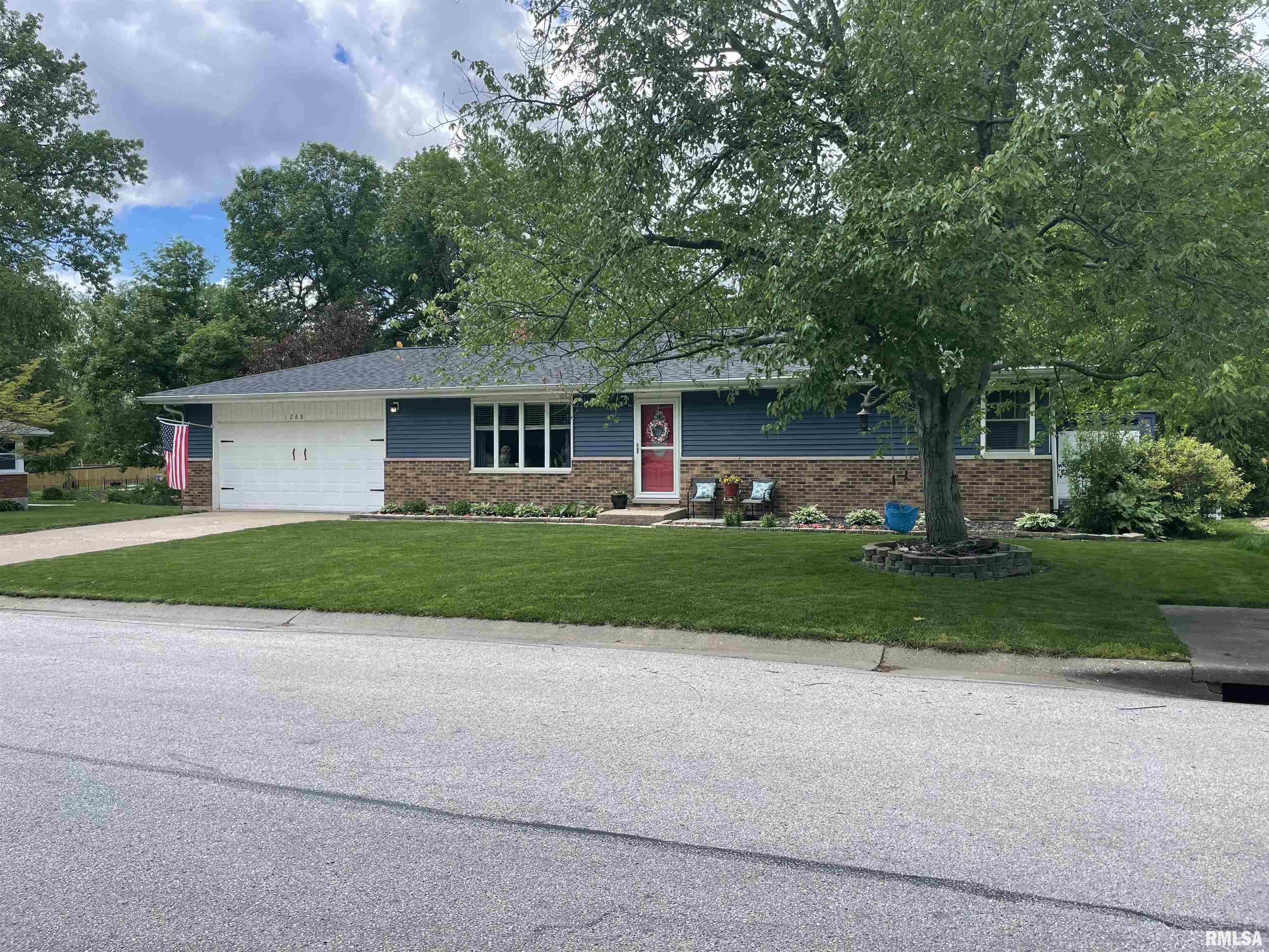 1268 Curtis Creek Road Quincy, IL 62301 - Photo 3 of 24 Gallery Image 3