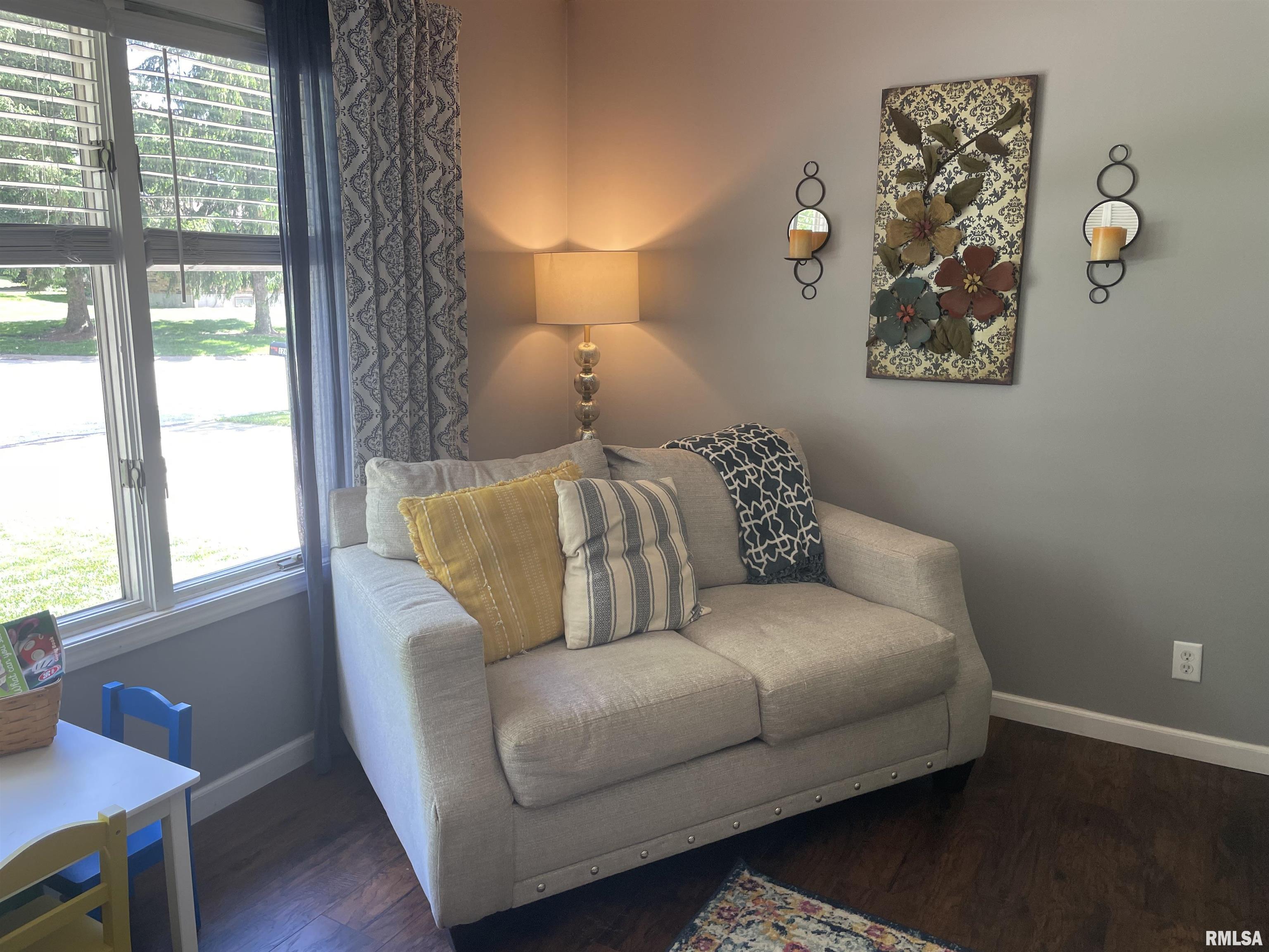 1268 Curtis Creek Road Quincy, IL 62301 - Photo 5 of 24 Gallery Image 5