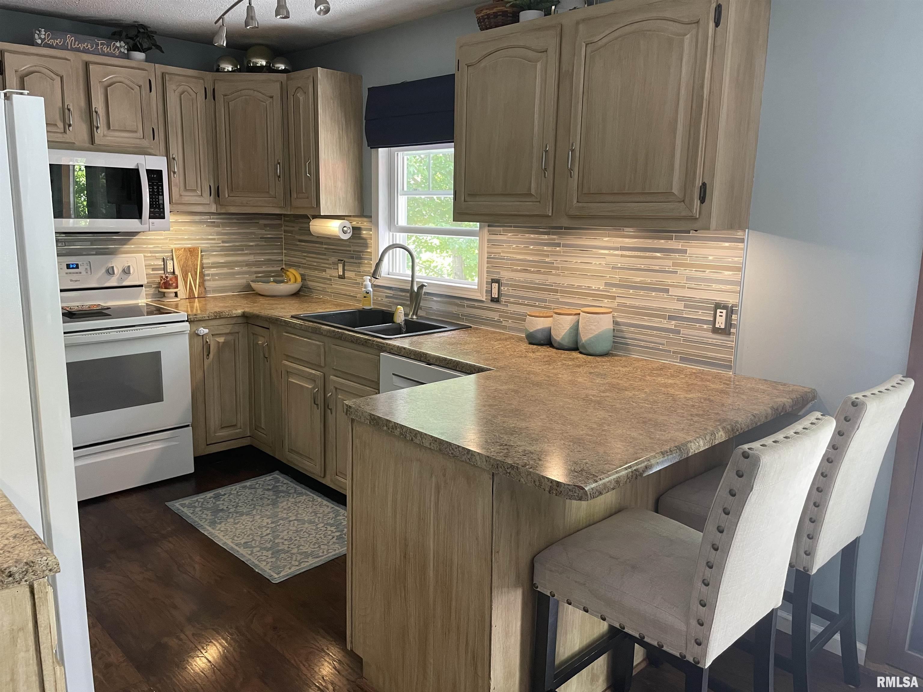 1268 Curtis Creek Road Quincy, IL 62301 - Photo 10 of 24 Gallery Image 10
