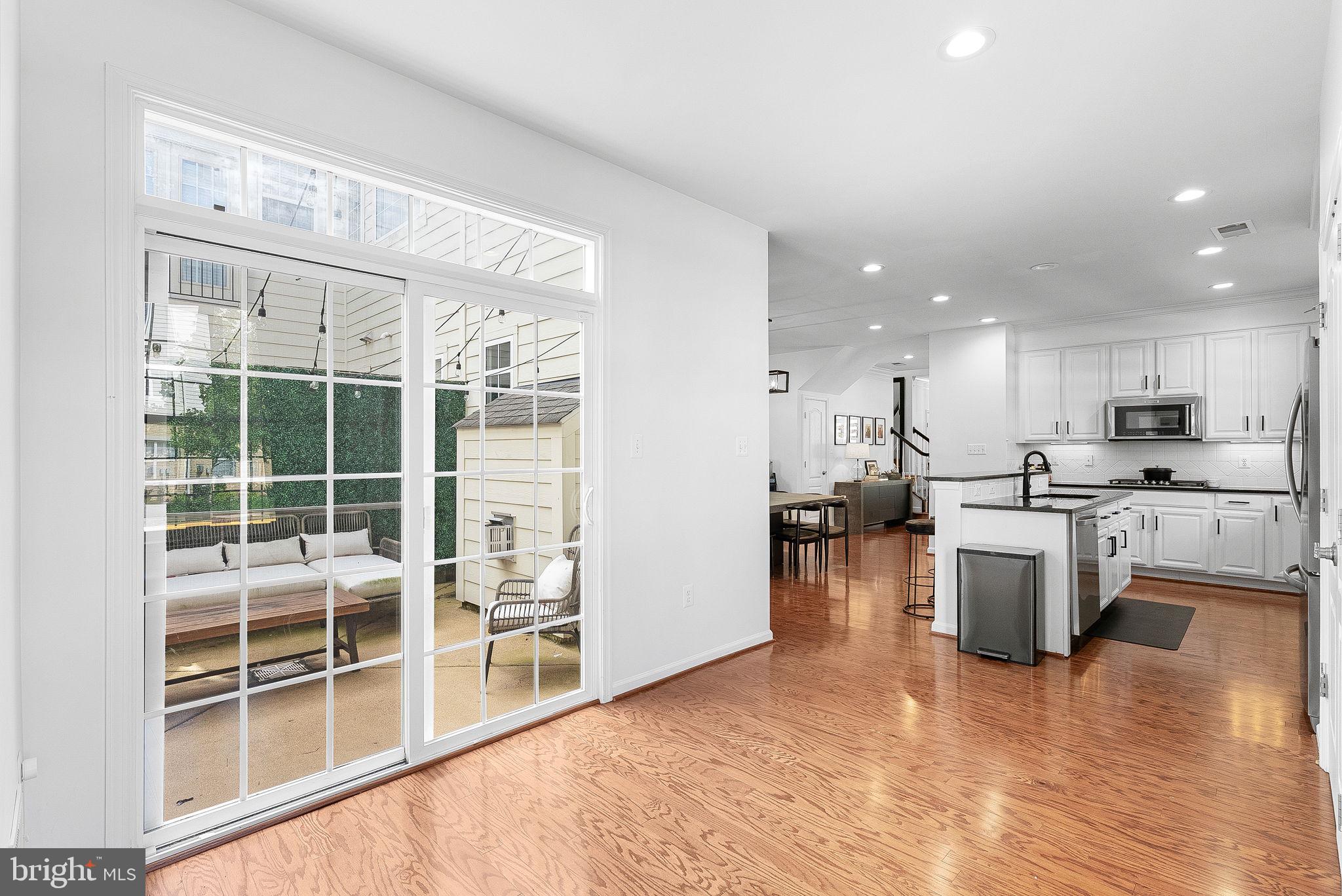 19404 Front Street Leesburg, VA 20176 - Photo 19 of 67 Doors to enclosed patio area