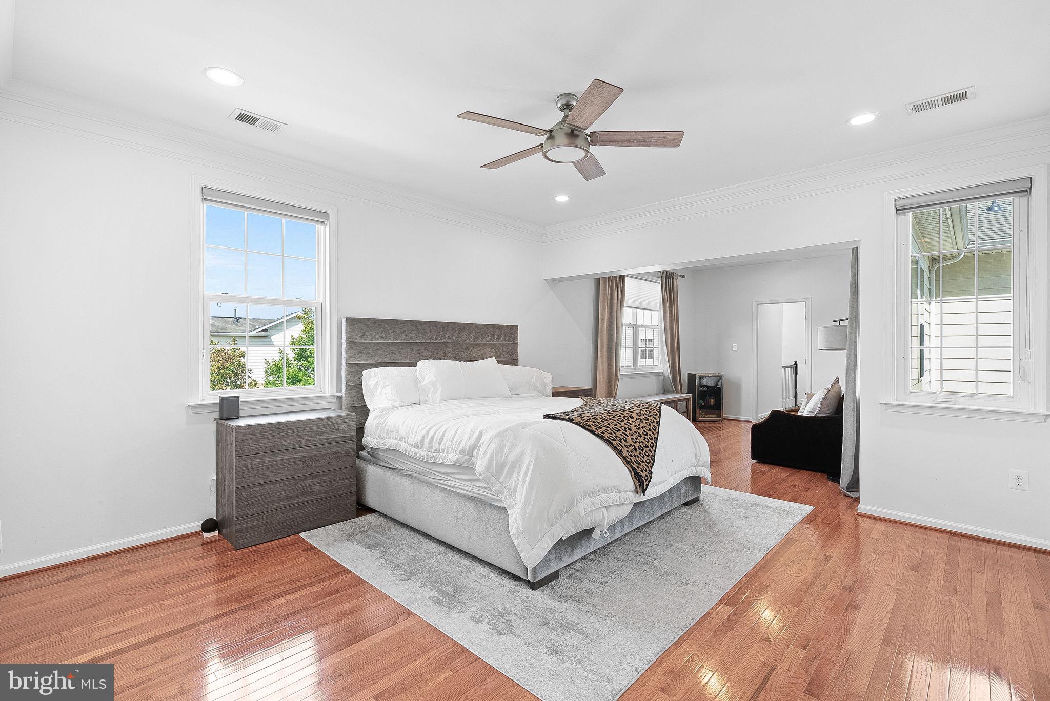 19404 Front Street Leesburg, VA 20176 - Photo 22 of 67 Primary Bedroom w/hardwood flooring