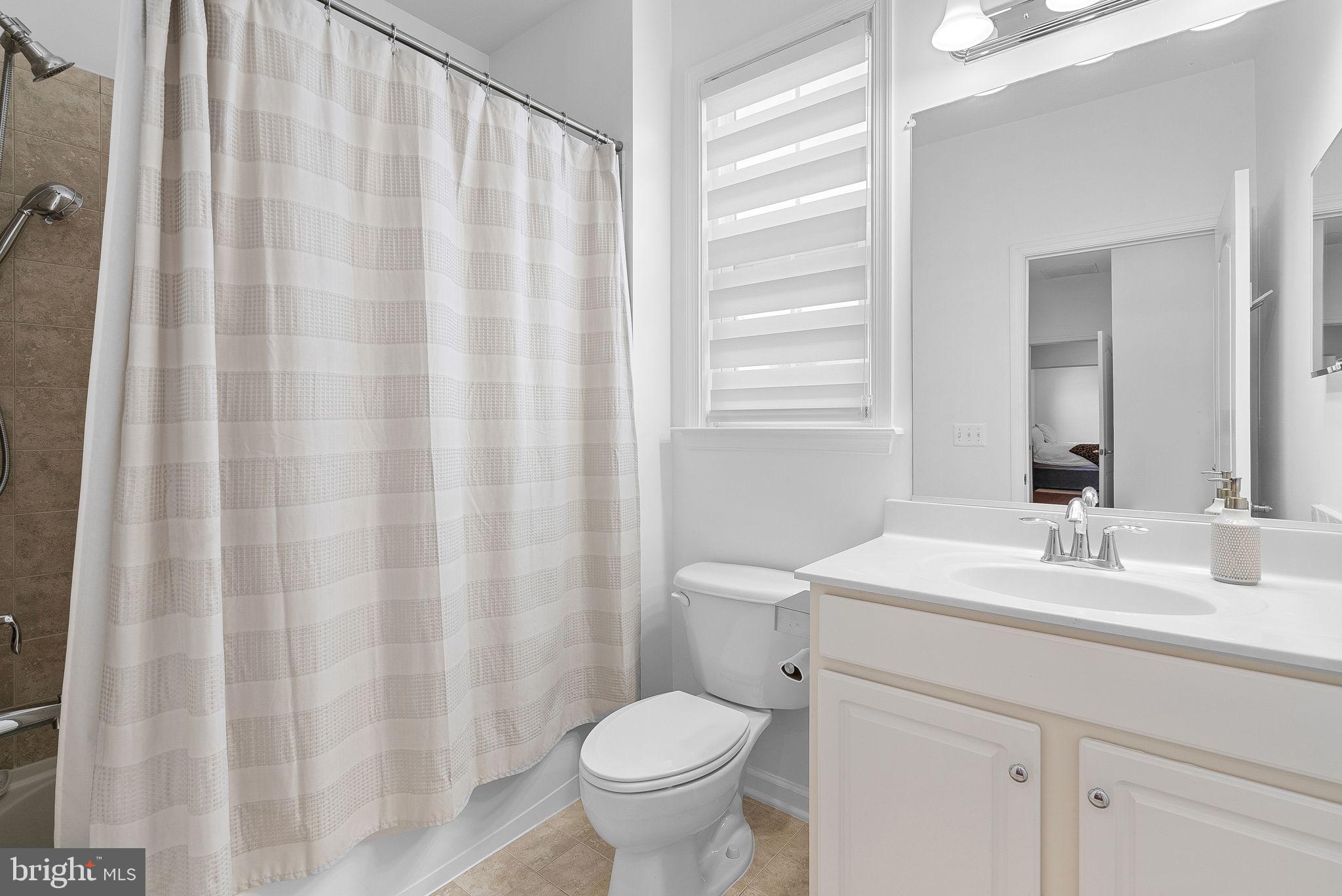 19404 Front Street Leesburg, VA 20176 - Photo 34 of 67 Hall Bath for Bedoom #2