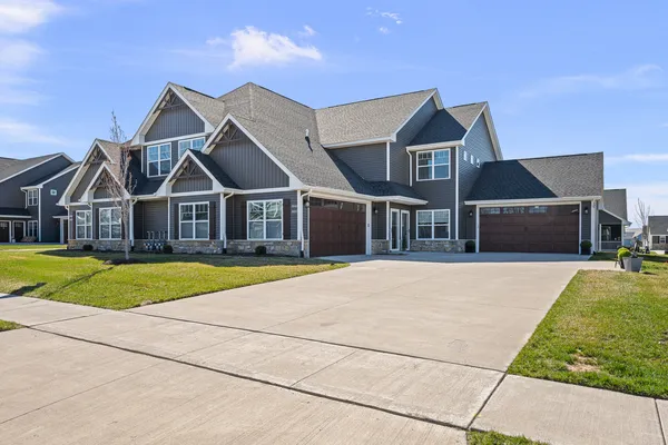 $269,900 | 3037 Shanes Way, Bettendorf, IA 52722