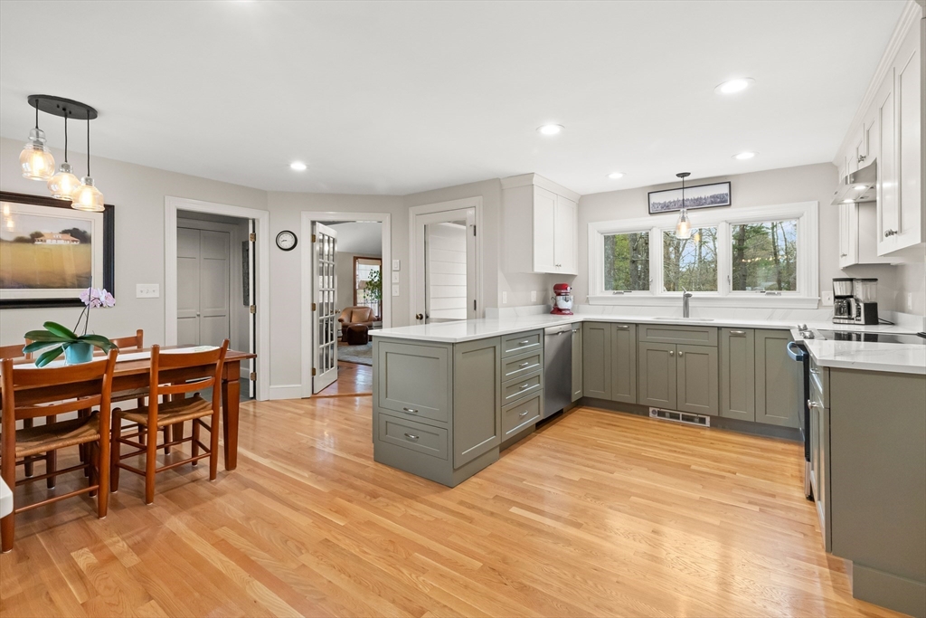 27 Colrain Road Topsfield, MA 01983 - Photo 8 of 42