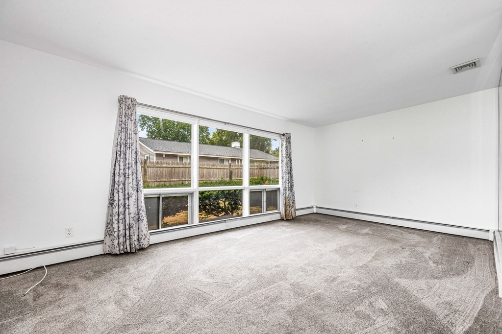14 Rosslare Road Framingham, MA 01701 - Photo 13 of 32 Gallery Image 13
