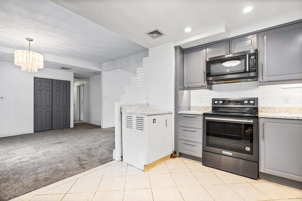 14 Rosslare Road Framingham, MA 01701 - Photo 5 of 32 Gallery Image 5