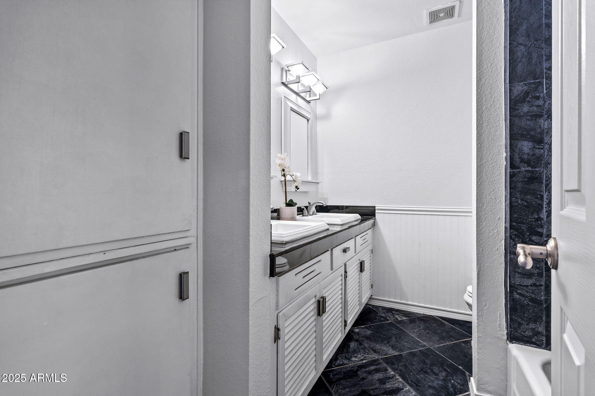 6501 North 17th Avenue, Unit 108 Phoenix, AZ 85015 - Photo 12 of 19 Master bathroom