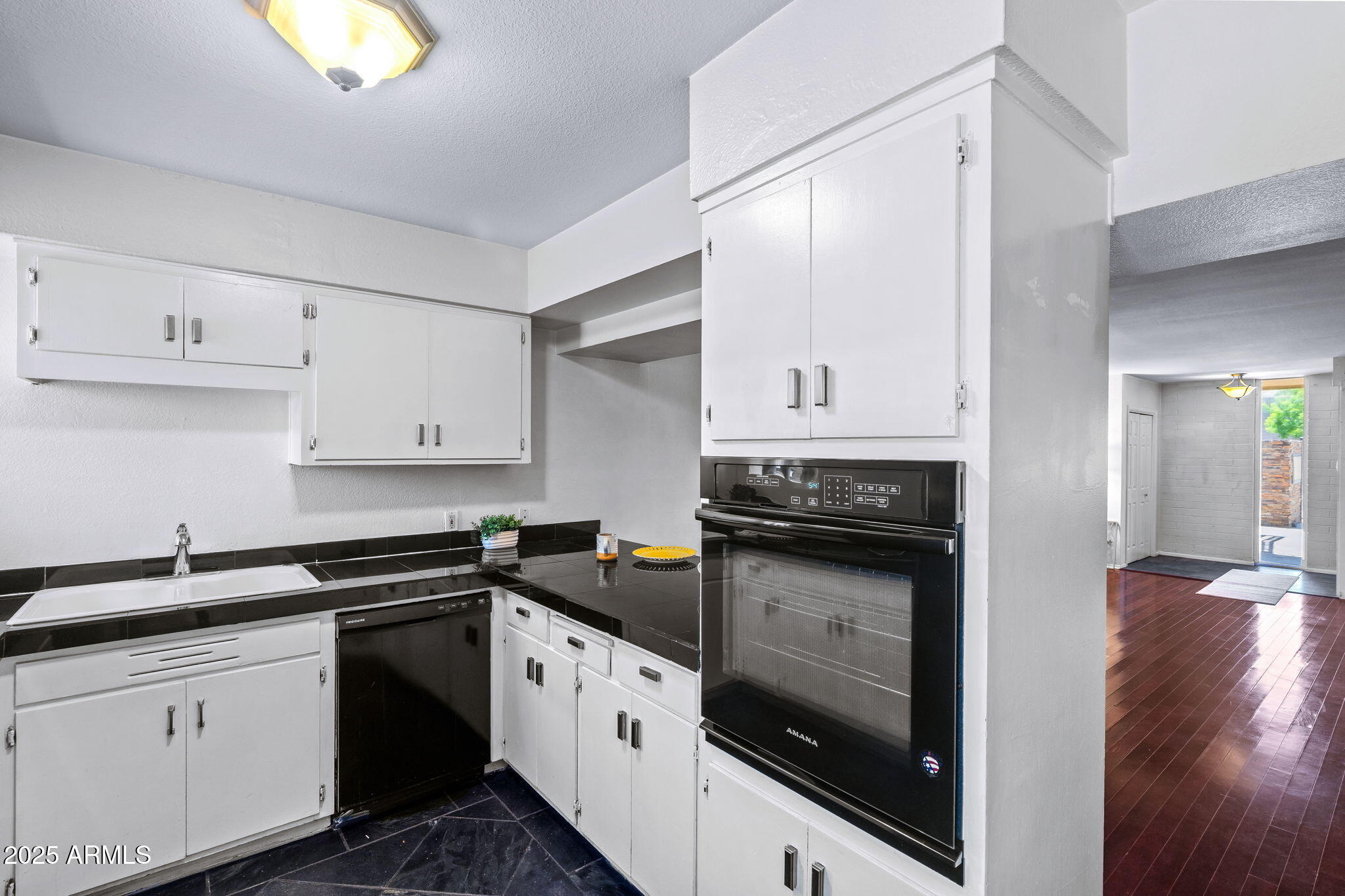 6501 North 17th Avenue, Unit 108 Phoenix, AZ 85015 - Photo 8 of 19 Kitchen