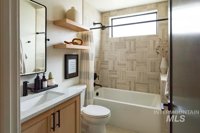 $877,000 | 8165 West Corinthia Street, Eagle, ID 83616