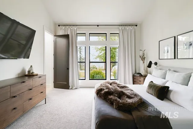 $877,000 | 8165 West Corinthia Street, Eagle, ID 83616