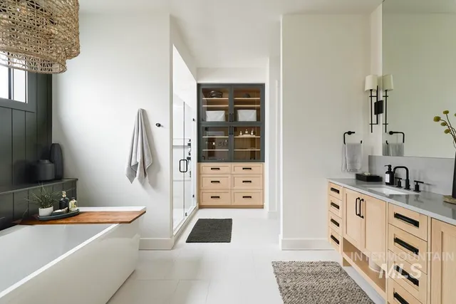 $877,000 | 8165 West Corinthia Street, Eagle, ID 83616