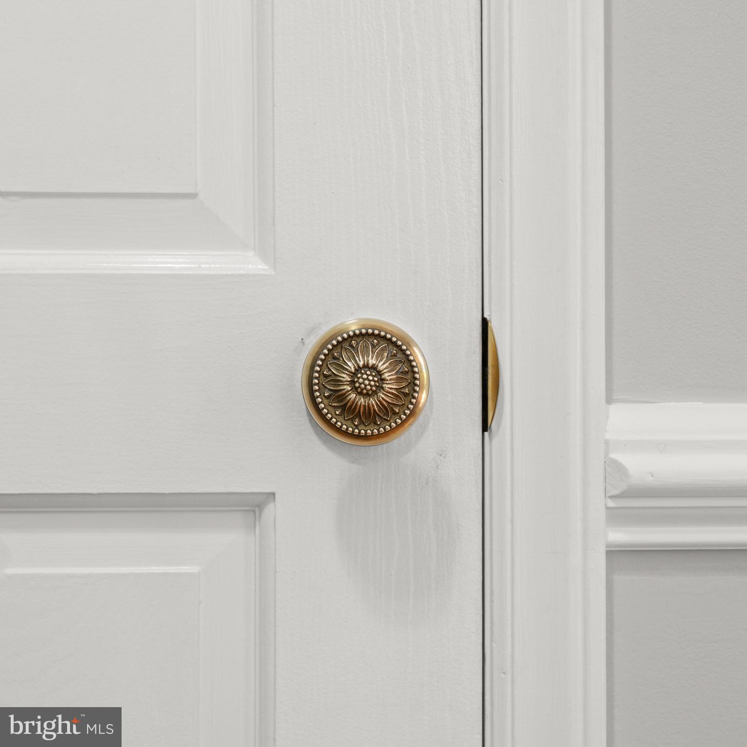 1604 Ironside Road Newark, DE 19702 - Photo 16 of 113 Decorative Brass door nobs through out the house