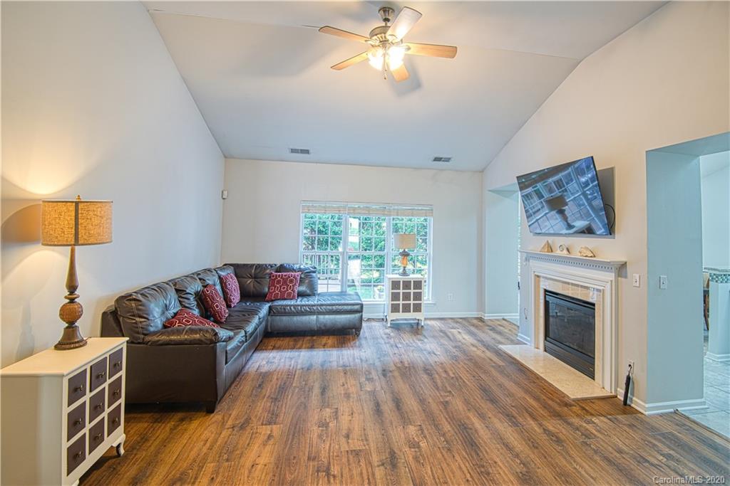 5560 Alexandrite Way Fort Mill, SC 29708 - Photo 3 of 22