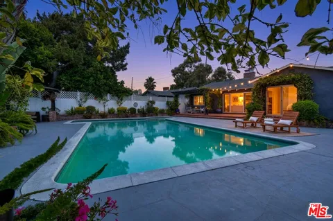 $1,599,000 | 13006 West Magnolia Boulevard, Sherman Oaks, CA 91423