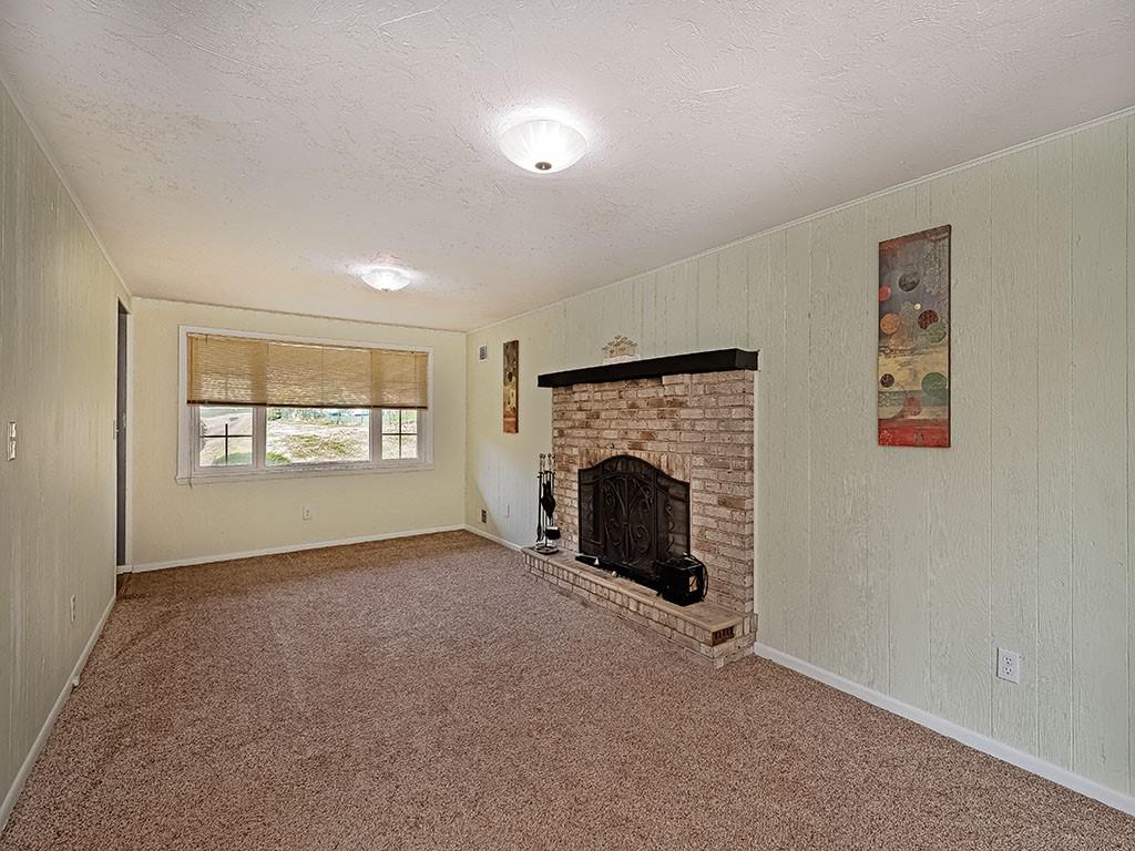 1749 Washington Road Apollo, PA 15613 - Photo 18 of 36 a view of empty room with a fireplace