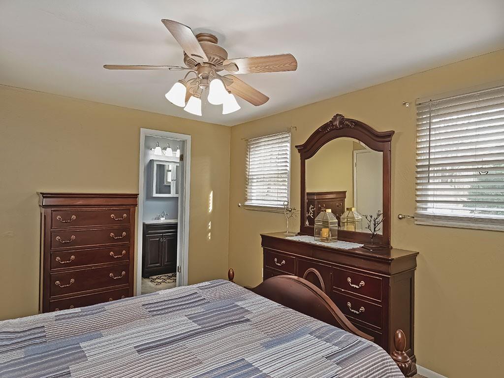 1749 Washington Road Apollo, PA 15613 - Photo 23 of 36 a bedroom with a bed and a dresser