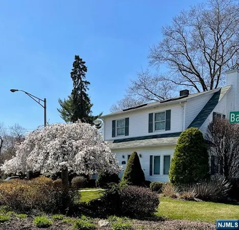 $4,350 | 42 West Oakland Avenue, Oakland, NJ 07436