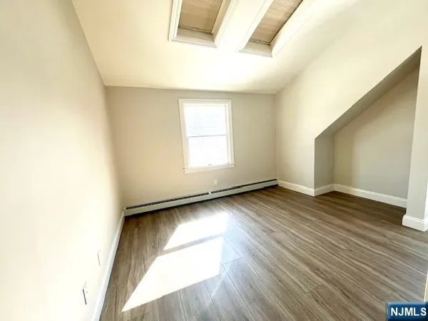 $4,350 | 42 West Oakland Avenue, Oakland, NJ 07436