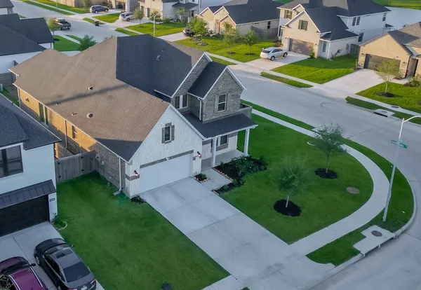 $445,500 | 5202 Oakland Blf Lane, Richmond, TX 77469