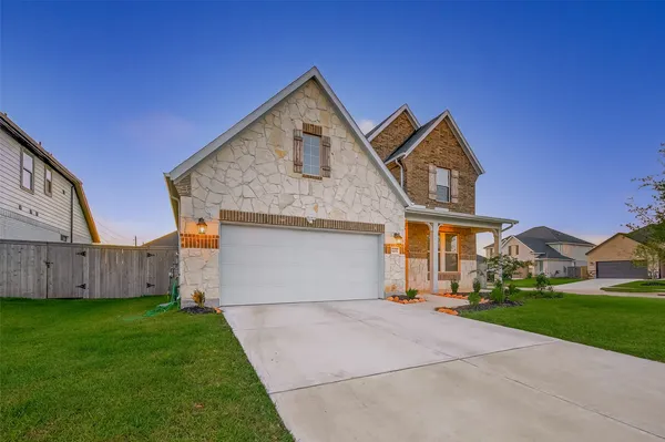 $445,500 | 5202 Oakland Blf Lane, Richmond, TX 77469