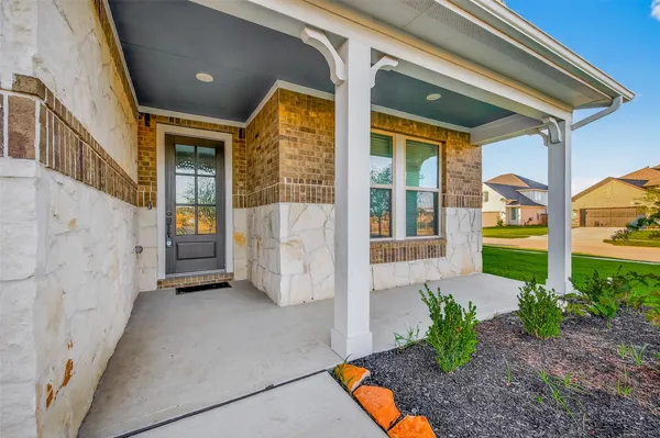 $445,500 | 5202 Oakland Blf Lane, Richmond, TX 77469
