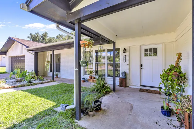 $1,975 | 12379 Cypress Drive, Gulfport, MS 39503