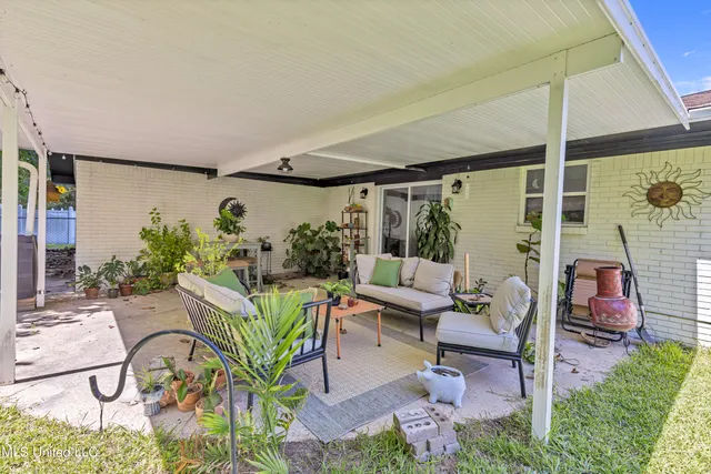 $1,975 | 12379 Cypress Drive, Gulfport, MS 39503