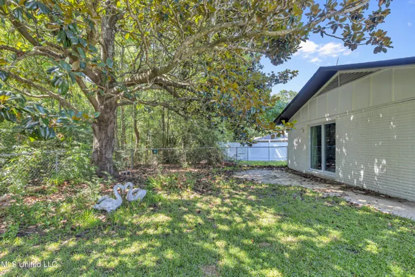 $1,975 | 12379 Cypress Drive, Gulfport, MS 39503
