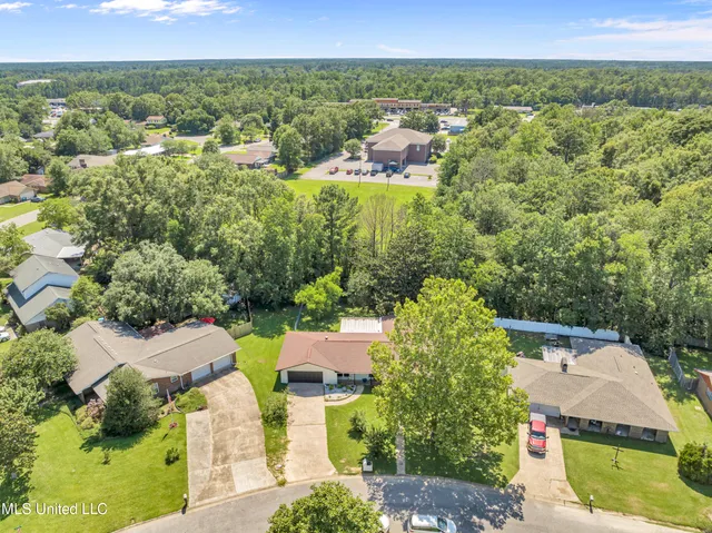 $1,975 | 12379 Cypress Drive, Gulfport, MS 39503