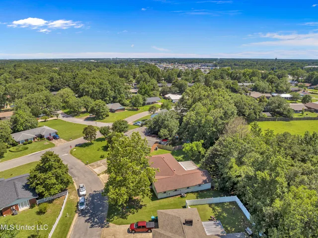 $1,975 | 12379 Cypress Drive, Gulfport, MS 39503