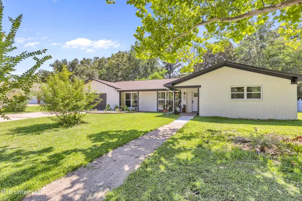 $1,975 | 12379 Cypress Drive, Gulfport, MS 39503