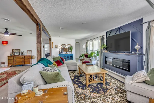 $1,975 | 12379 Cypress Drive, Gulfport, MS 39503