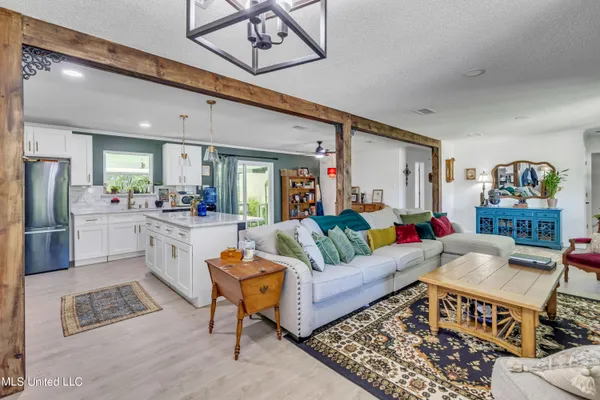 $1,975 | 12379 Cypress Drive, Gulfport, MS 39503