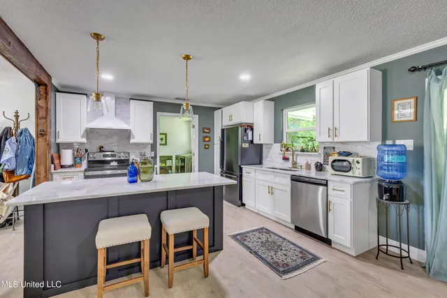 $1,975 | 12379 Cypress Drive, Gulfport, MS 39503