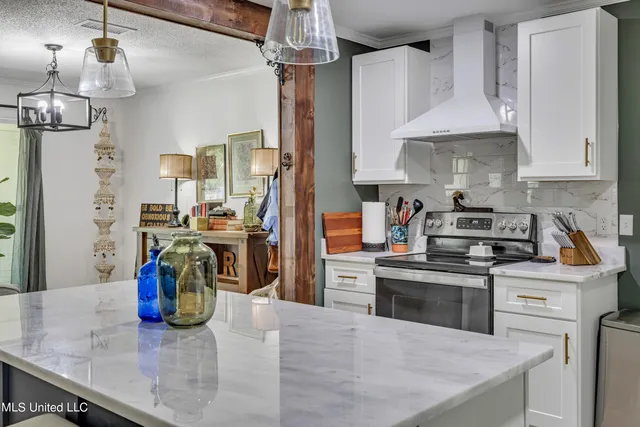 $1,975 | 12379 Cypress Drive, Gulfport, MS 39503