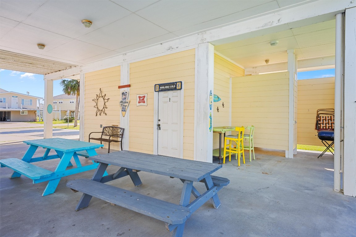 933 W View Crystal Beach, TX 77650 - Photo 27 of 30