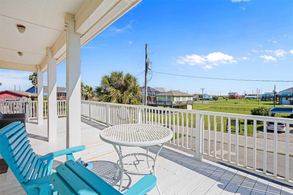 933 W View Crystal Beach, TX 77650 - Photo 8 of 30