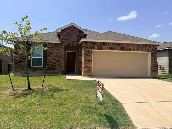 $2,000 | 127 Hidden Knoll, Schertz, TX 78154