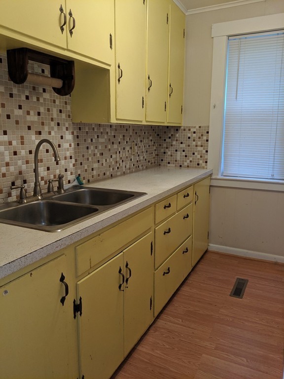 199-201 University Avenue Lowell, MA 01854 - Photo 4 of 9