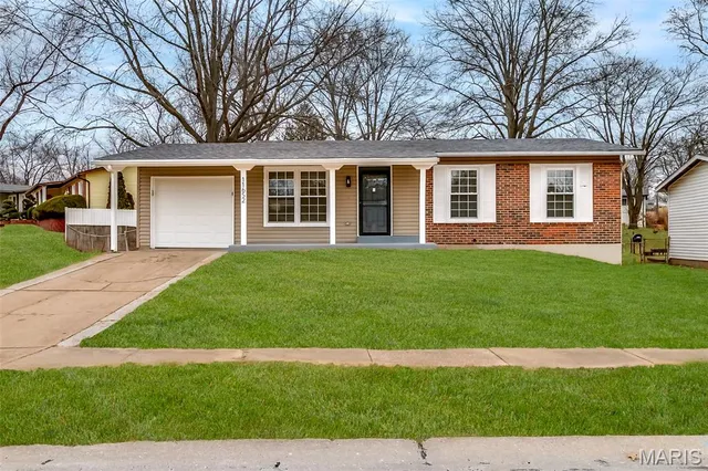 $210,000 | 11652 Las Ladera Drive, Florissant, MO 63033