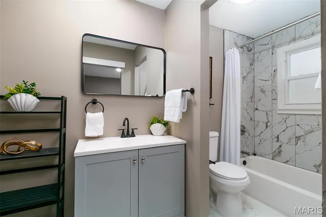 $210,000 | 11652 Las Ladera Drive, Florissant, MO 63033