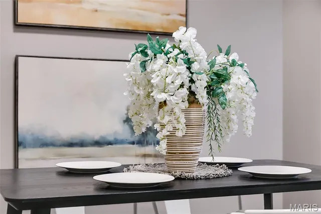 $210,000 | 11652 Las Ladera Drive, Florissant, MO 63033