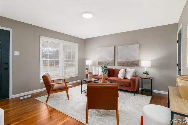 $210,000 | 11652 Las Ladera Drive, Florissant, MO 63033