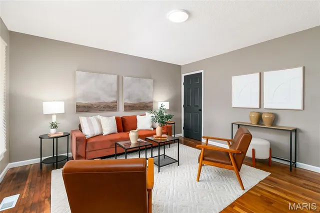 $210,000 | 11652 Las Ladera Drive, Florissant, MO 63033