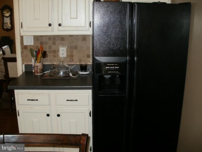 13113 Newgate Road Woodbridge, VA 22193 - Photo 11 of 15 Kitchen