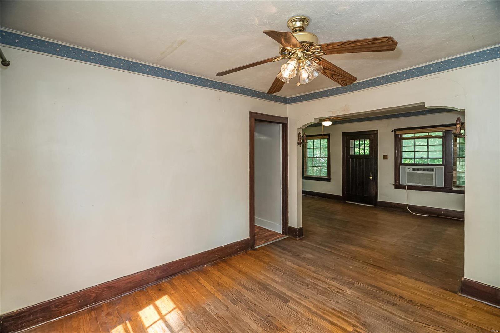 4518 Ringer Road St. Louis, MO 63129 - Photo 13 of 32