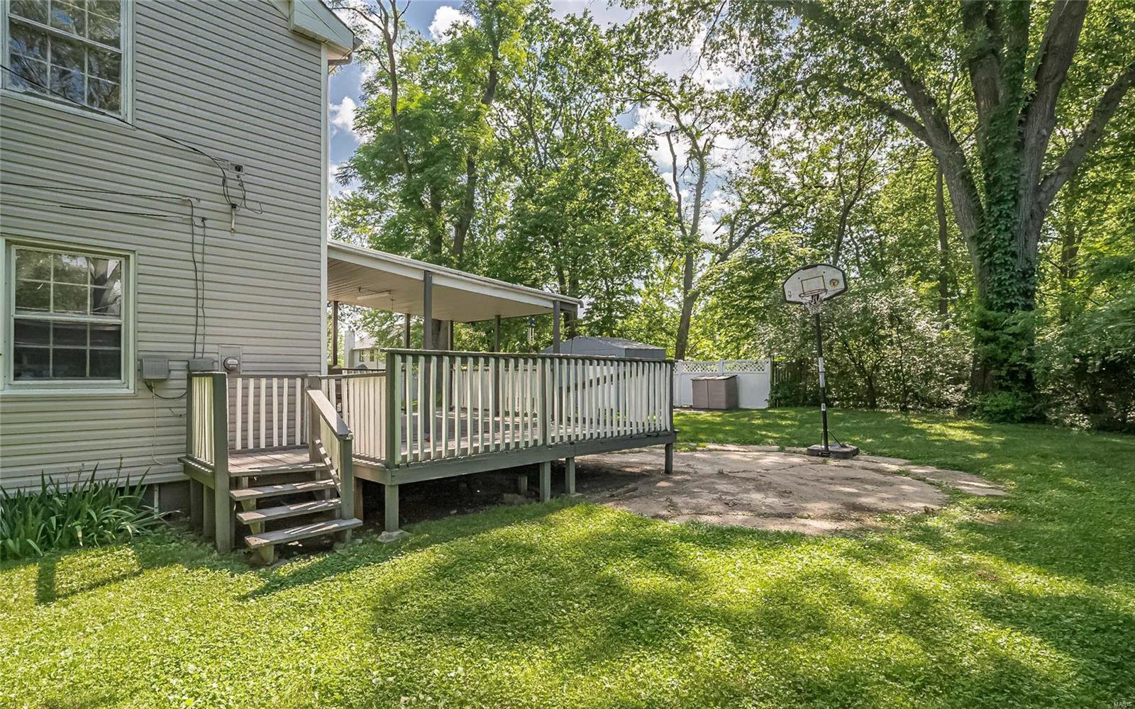 4518 Ringer Road St. Louis, MO 63129 - Photo 27 of 32